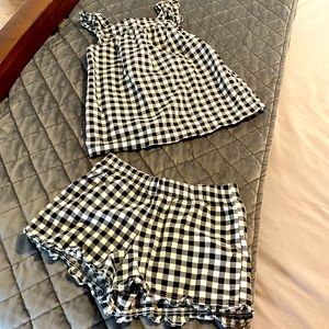 Carters size 7 2-piece shorts and sun top